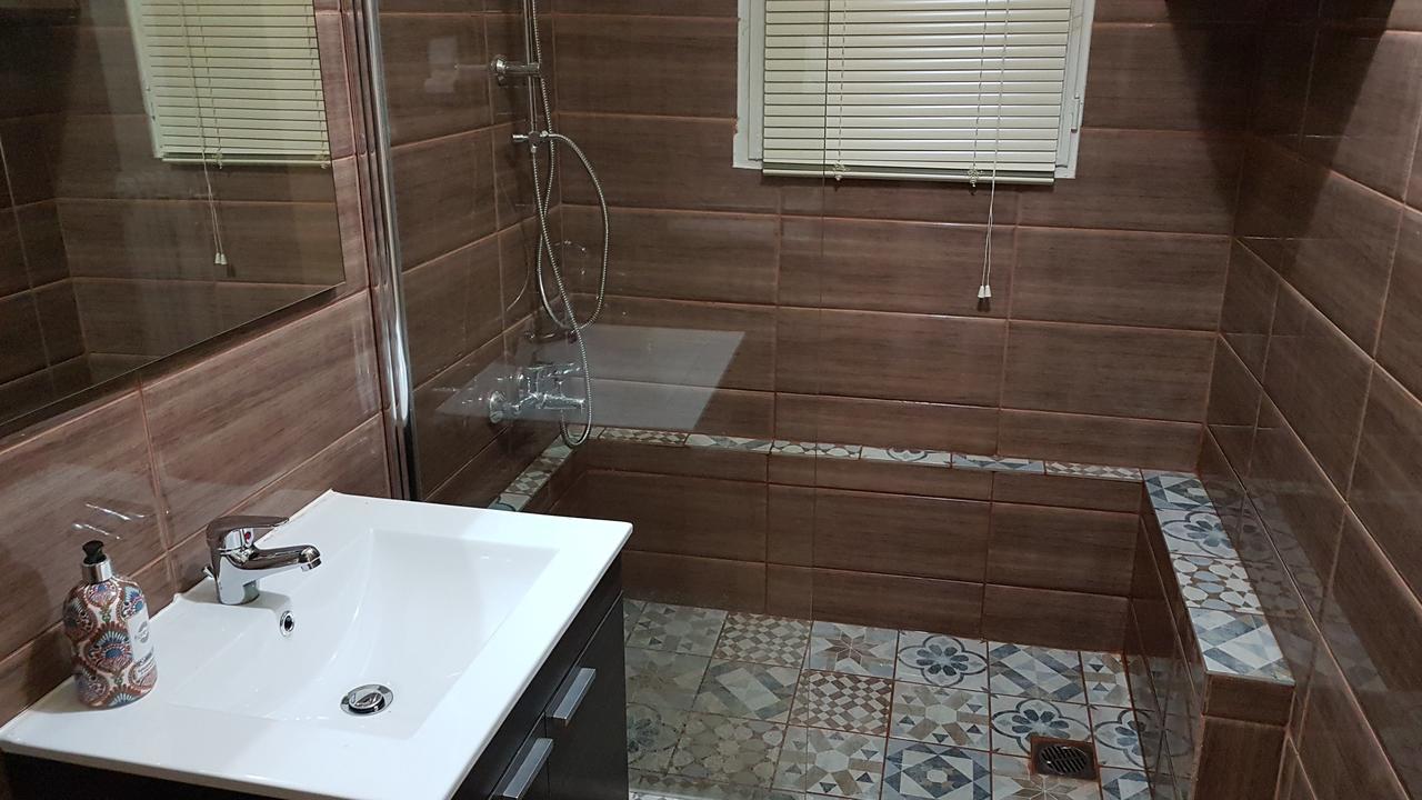 Menta Errathens Apartment - Athens Center, 5 Bd, 2 Bath ภายนอก รูปภาพ
