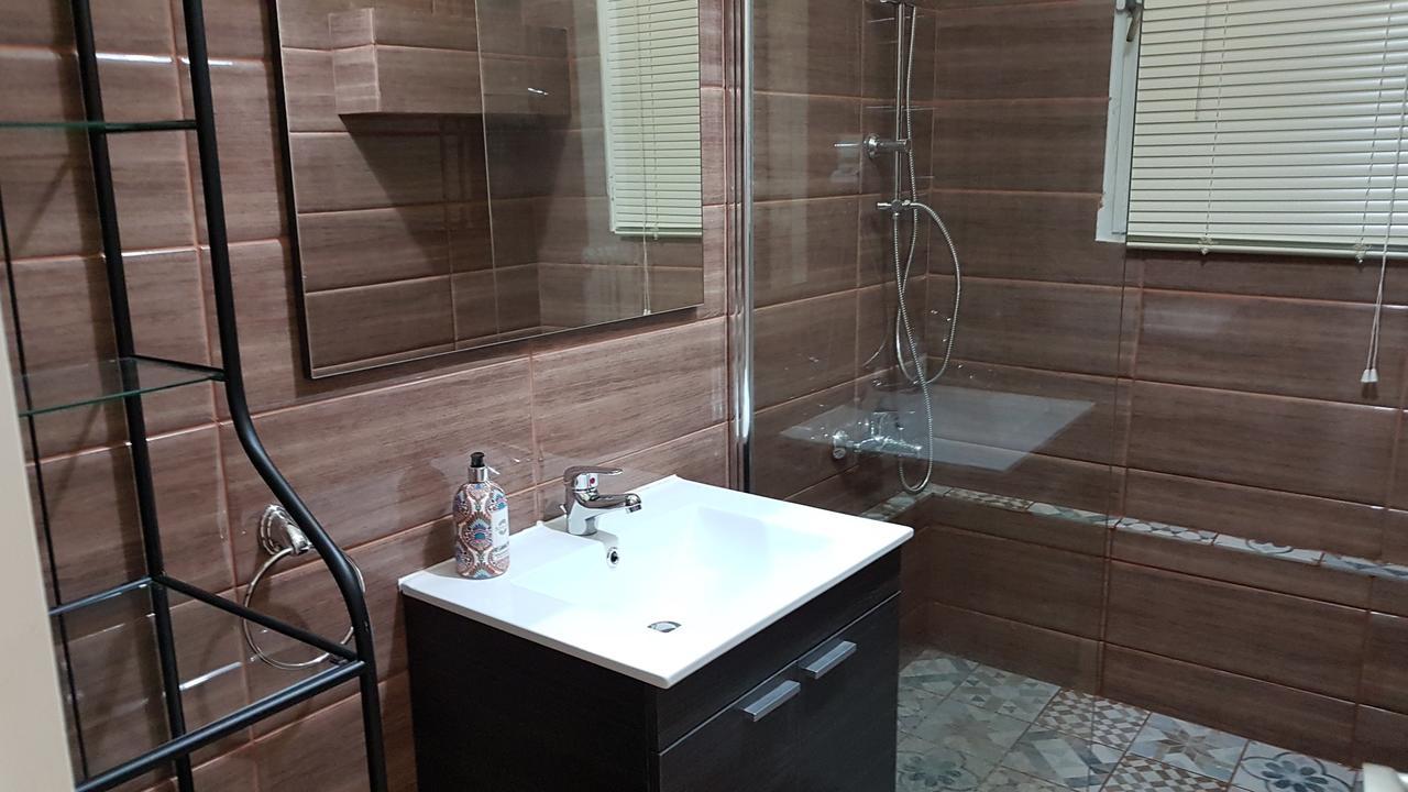 Menta Errathens Apartment - Athens Center, 5 Bd, 2 Bath ภายนอก รูปภาพ